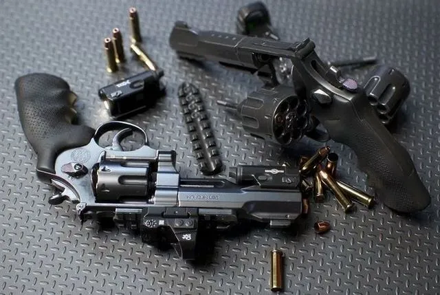 PBR Game 3D Models – R8 Revolver