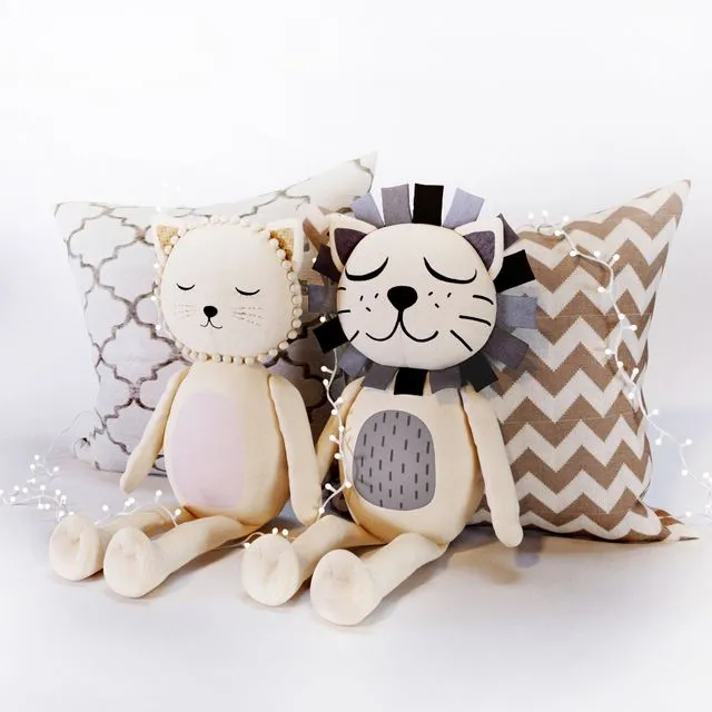 The Emily & Meritt Cat & Lion Plush 3D Model The Emily & Meritt Cat & Lion Plush 3D Model